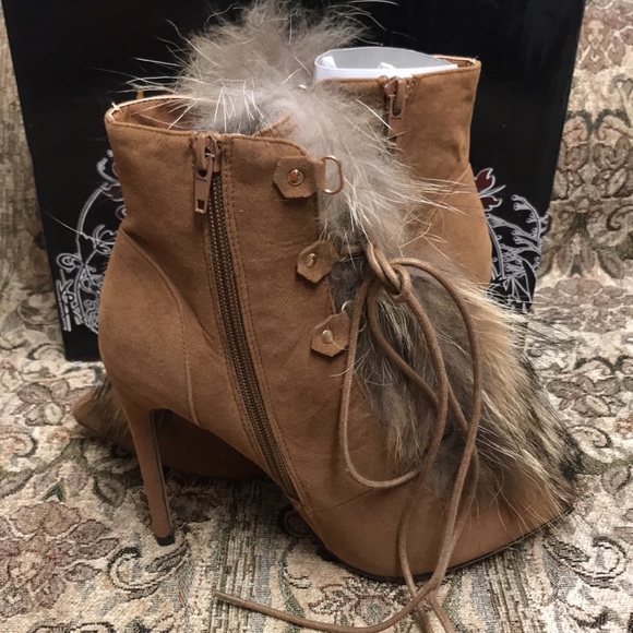 Size 8 Tan Xaya-2 Booties by Liliana - Picture 4 of 8